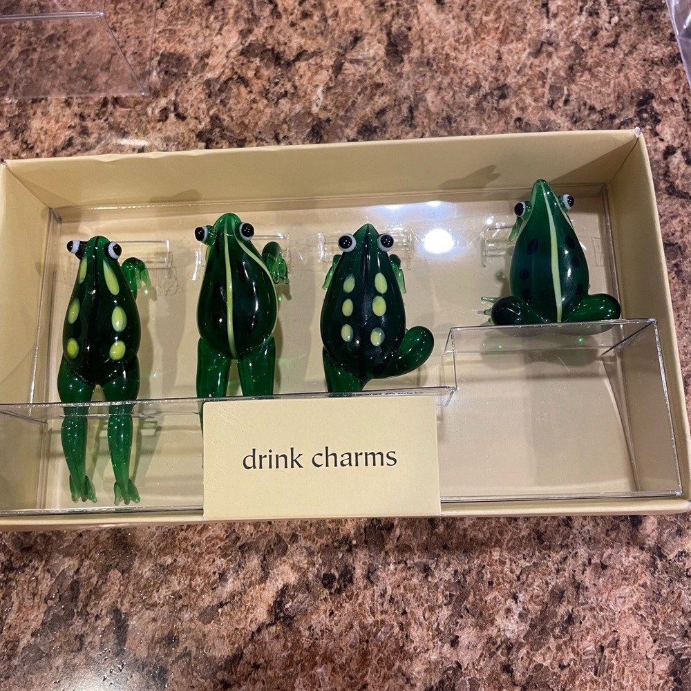 Pier 1 Imports Drink Charms Green Frogs Hand Blown Glass Set of 4